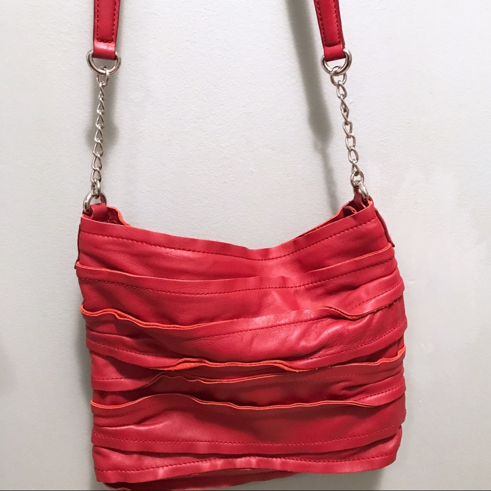DKNY RUFFLED LEATHER HANDBAG WITH CHAIN STRAP